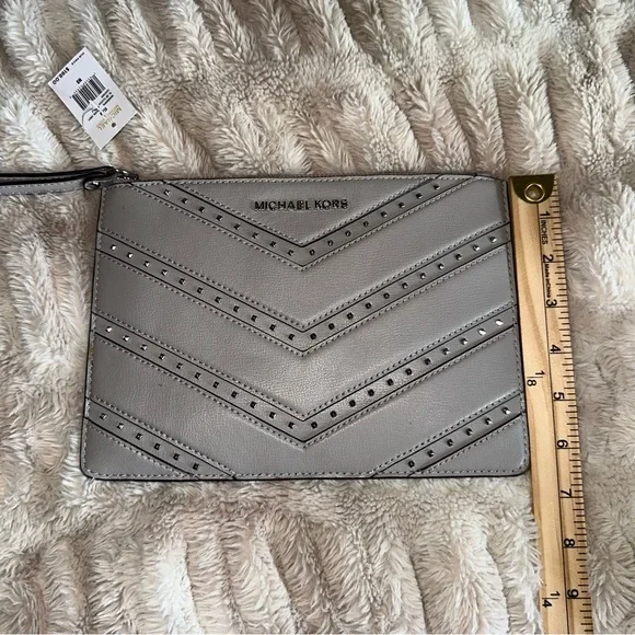 Michael Kors Ellis XL Studded Wristlet Clutch Pearl Gray Leather NWT - Picture 8 of 8